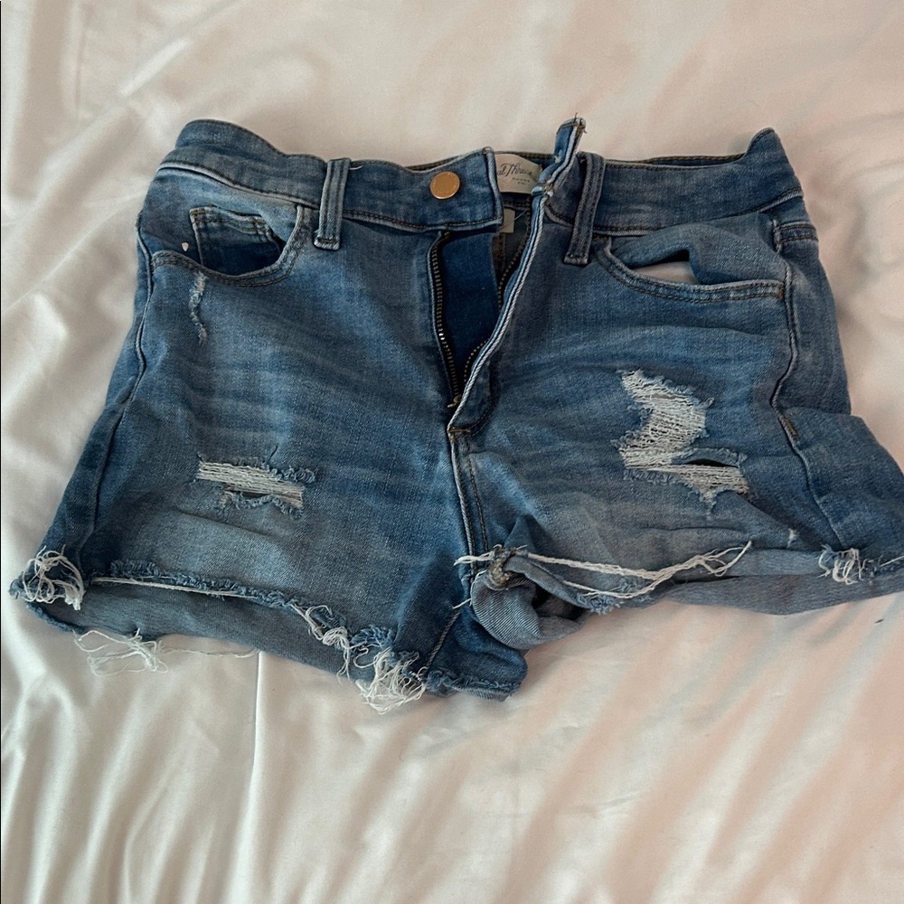 Universal Thread Blue Jean Shorts very stretchy